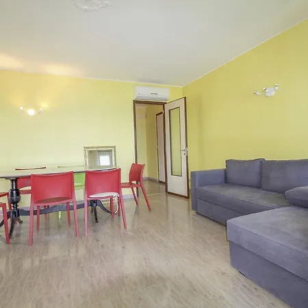 Apartamento Costa D'oro Fronte Lago 1 *